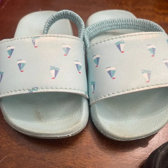 Kids  Slip-On Shoes - Picture 2 of 5